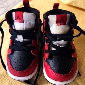 Nike Air Jordan Toddler sz 5